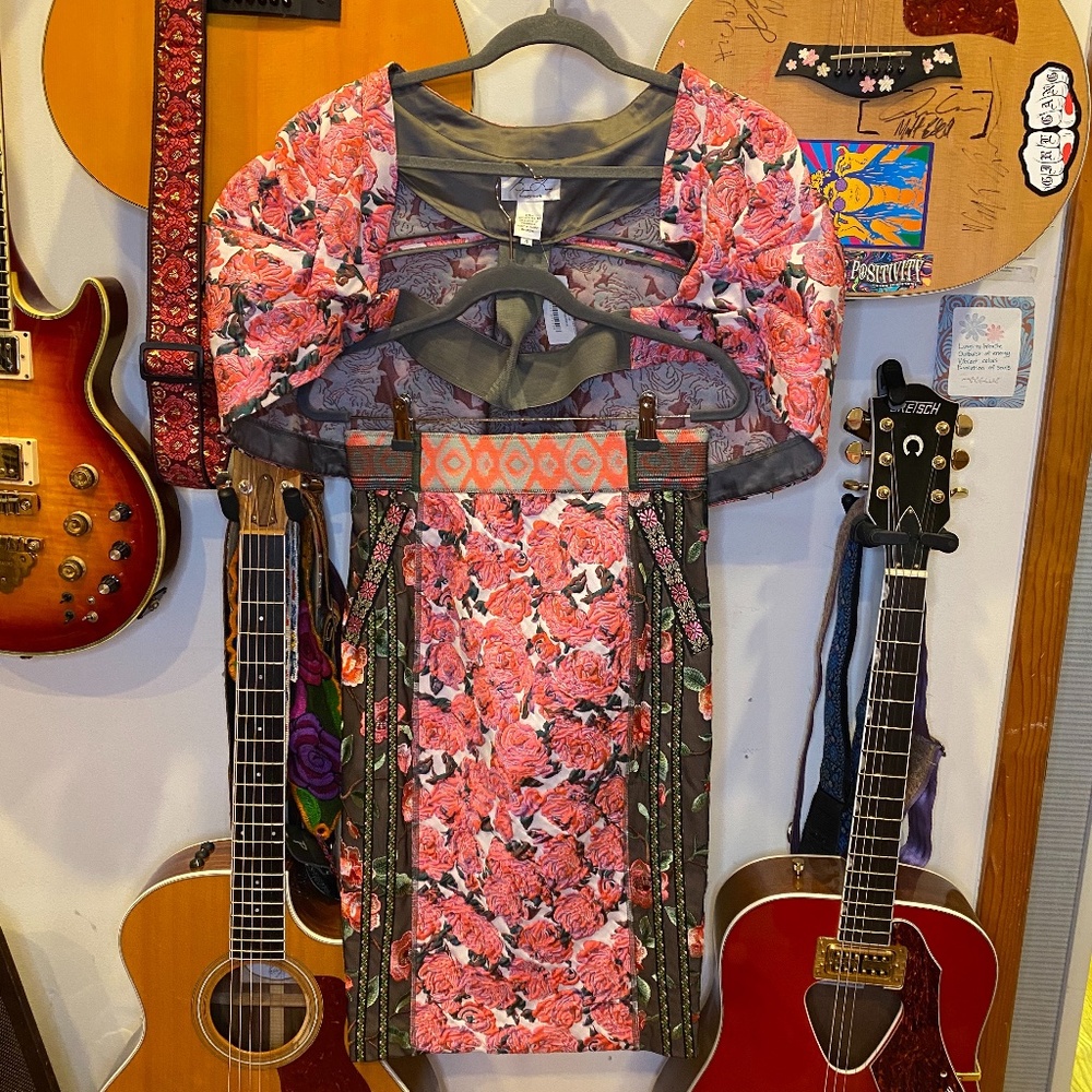 STUNNING Byron Lars Set